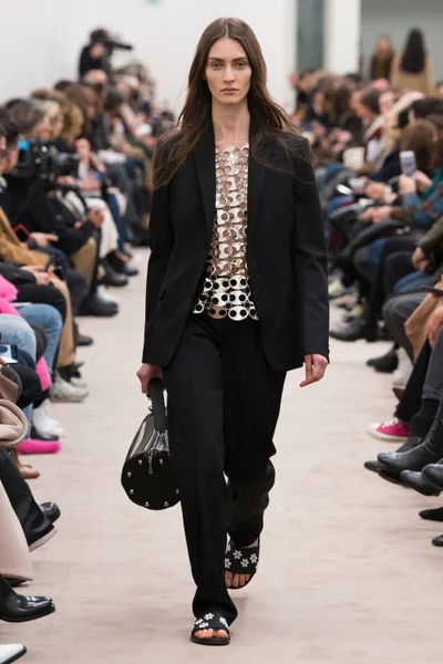 Look 14